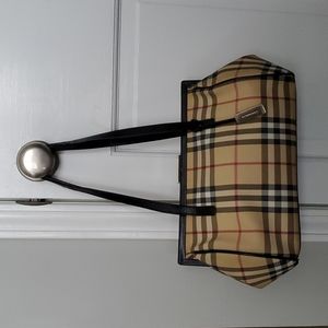 BURBERRY "Doctor's" Shoulder Bag in Nova Check